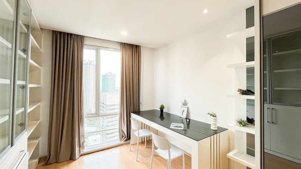 Spacious Luxury 2Br Apartment With Extra Room At Fx Residence