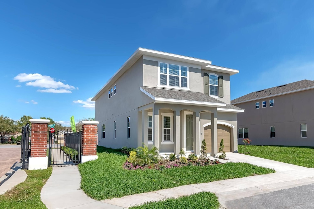 Home Near Disney Area-sleeps 14 Guest