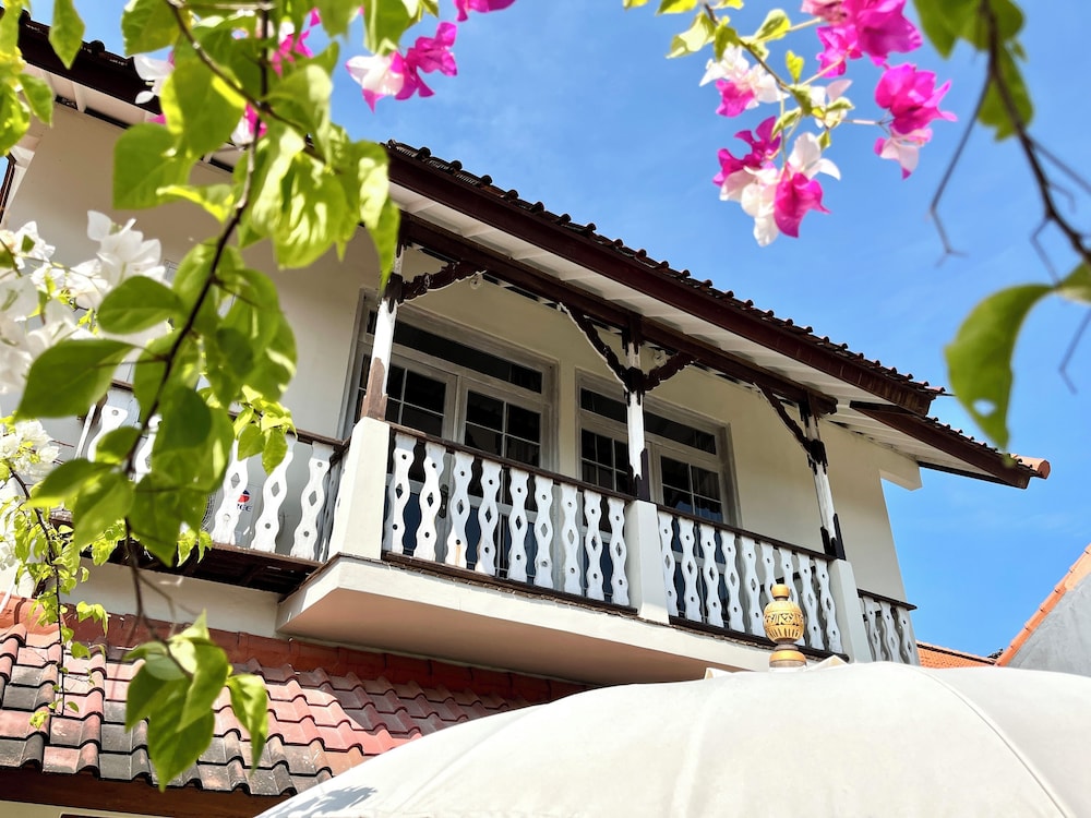 Charming Two Bedroom Villa Near Seminyak