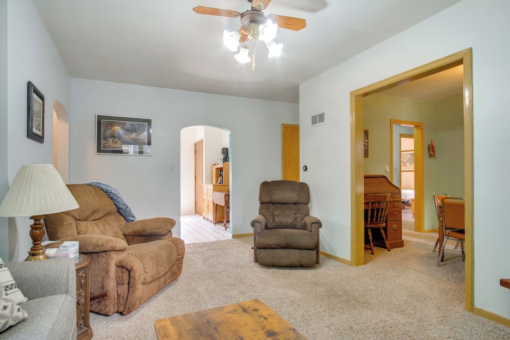 Deck & Spacious Yard: Family Home in Rock Rapids!