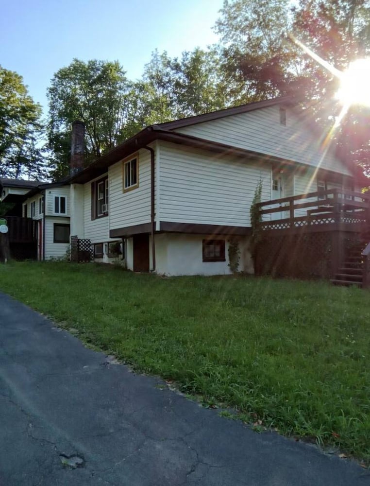 Budget-friendly Home Sleeps 16 Wifi Close to Minyan