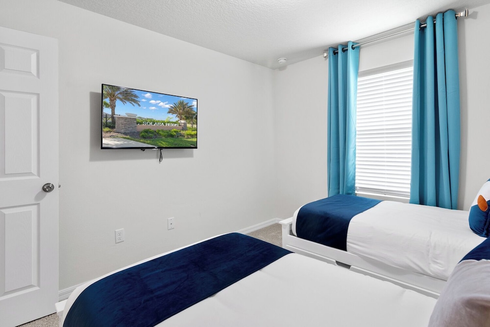Orlando Adventure Awaits 4BR Townhouse