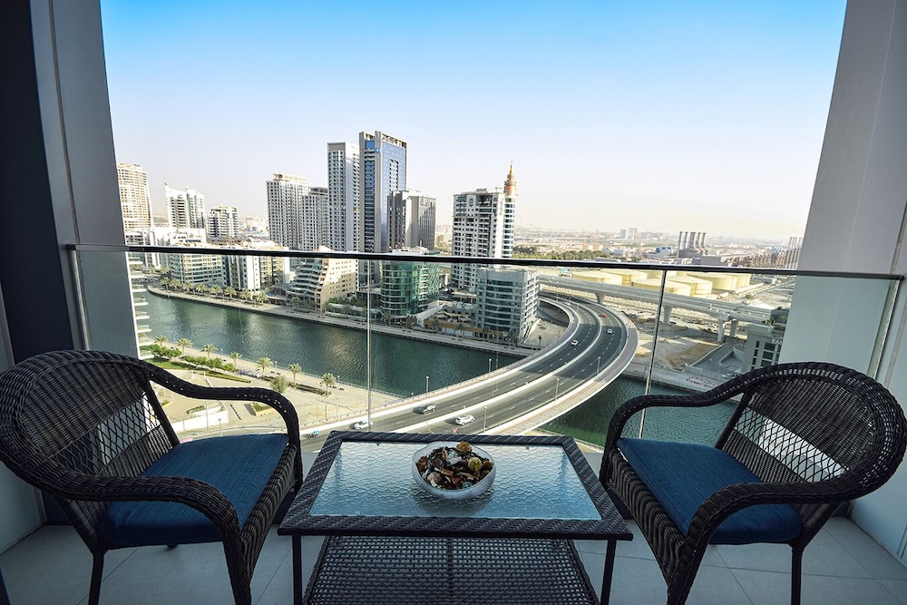 KeyHost - Address Beach Residences