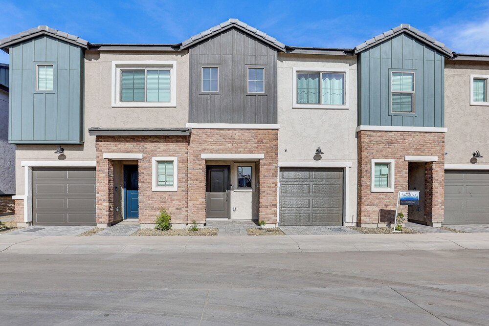 Community Pool & Hiking Trails: Deer Valley Condo