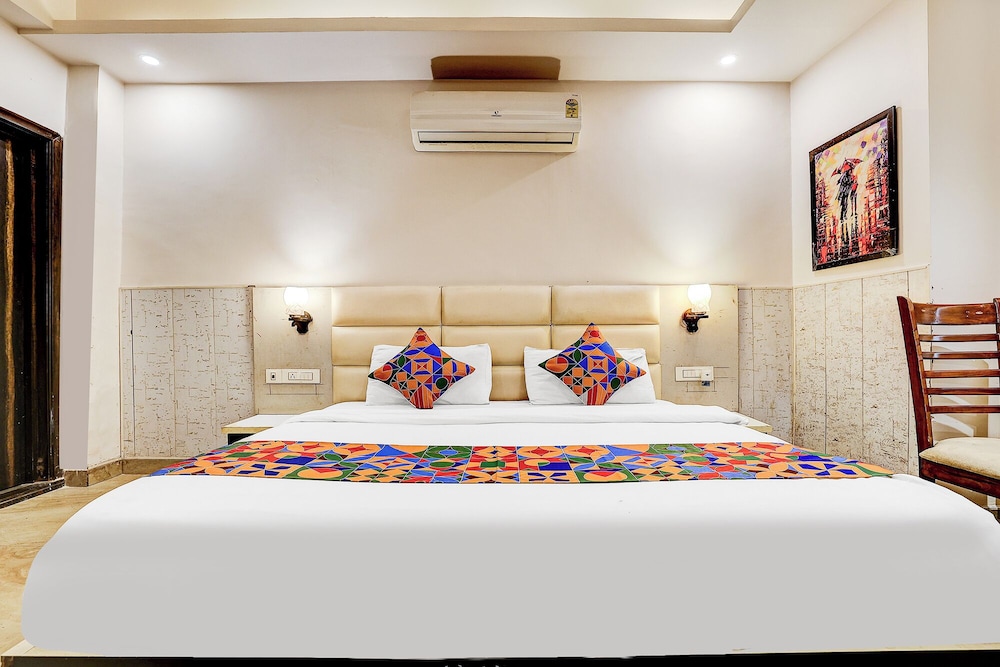 Fabhotel Ramaya Palace
