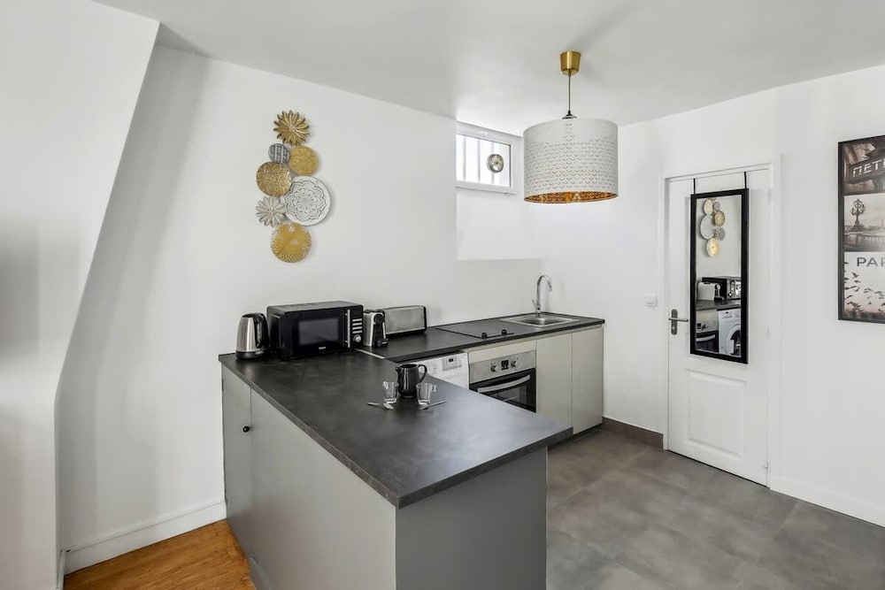 Studio at the Heart of the Marais Rue des Rosiers
