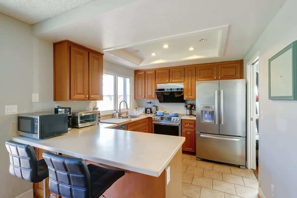 @ Marbella Lane - 4BR Home Away From Home Ldry