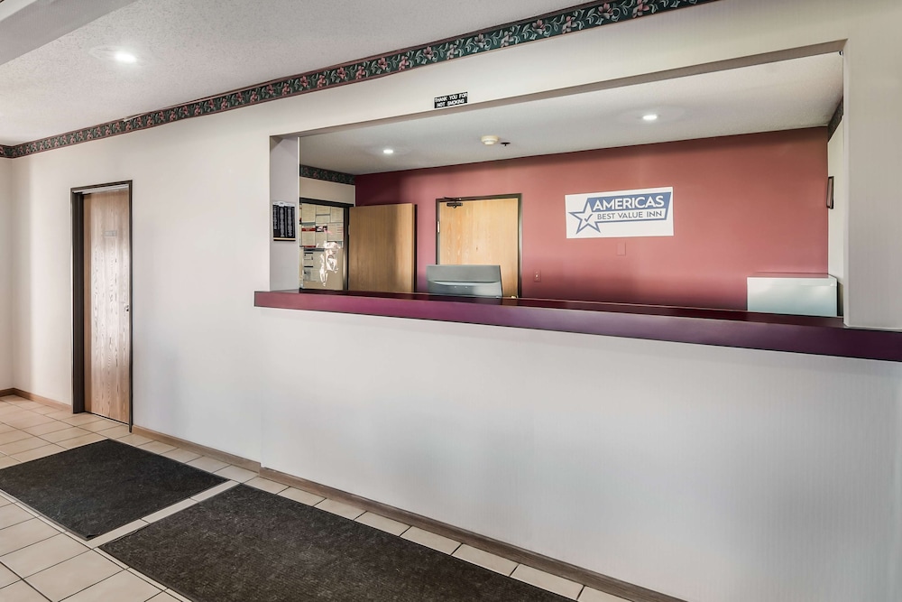 Americas Best Value Inn Wenona view 5