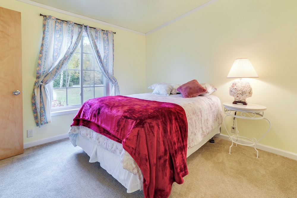 Spacious De Tour Village Home Near Lake Huron! view 4