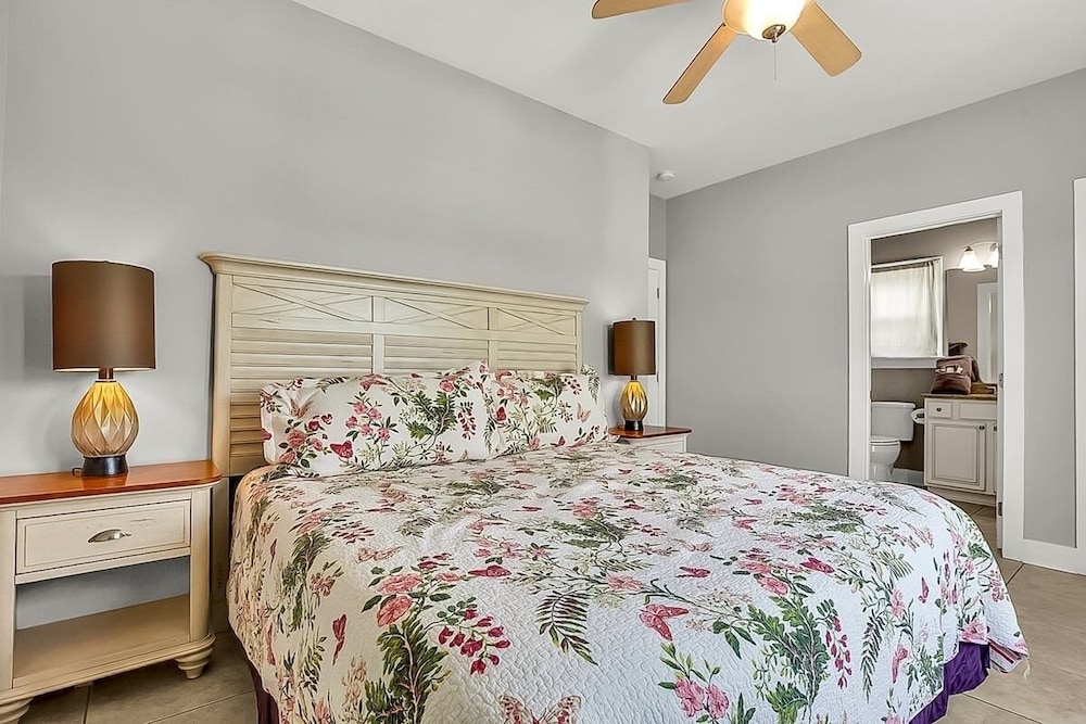 South Beach Cottages 2619 4 Bedroom Home