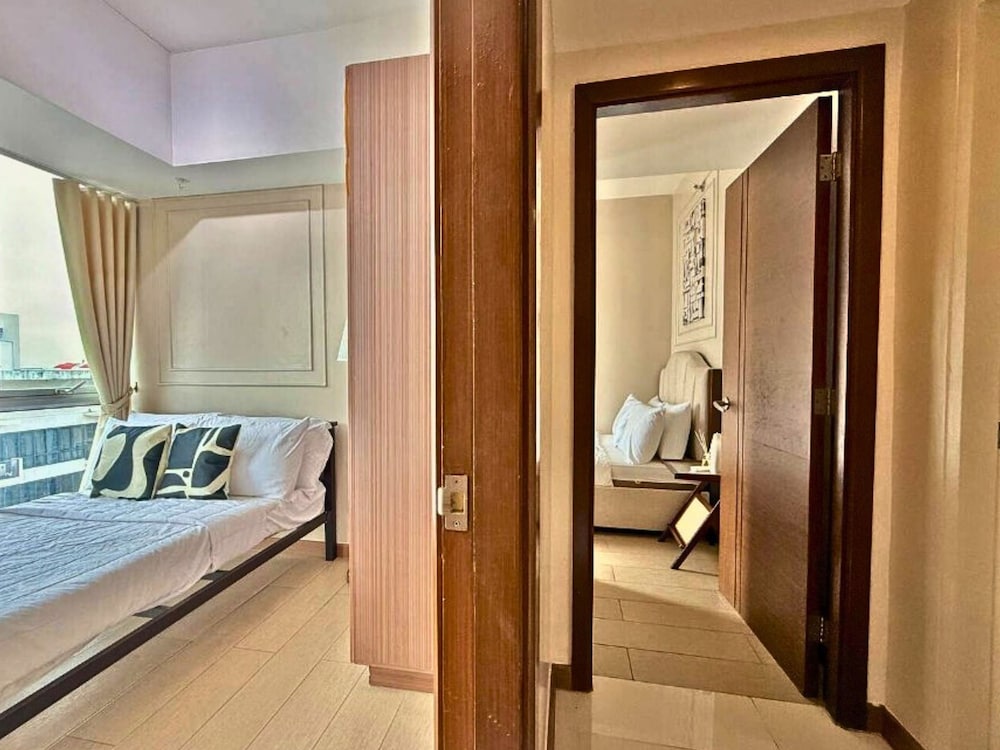 Live Luxury Living at BGC Venice
