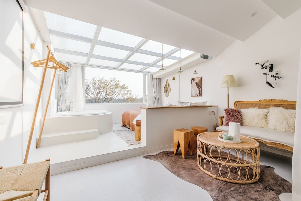 Shanghai Ruochu Designer Guesthouse-Near Shanghai Pudong Airport & Disneyland