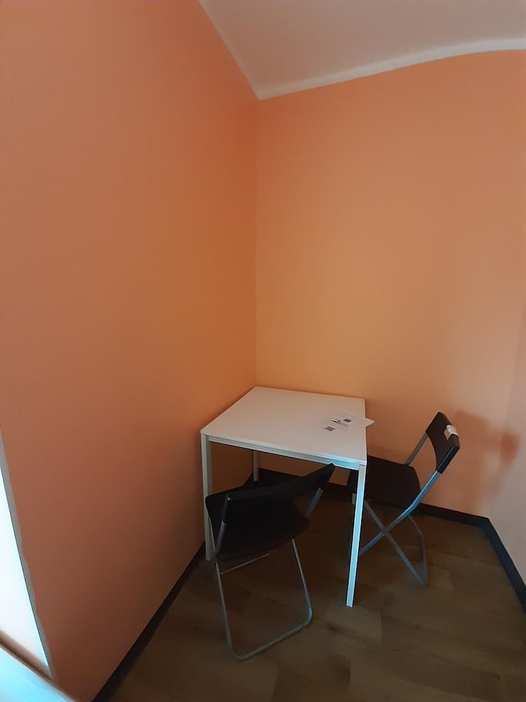 2-Rent Group Hostel Rooms&Apartments TUB19A