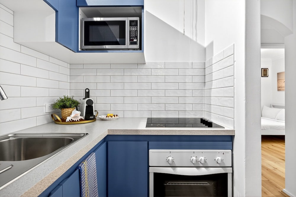 Bright 2-bed Unit Near Scarborough Beach