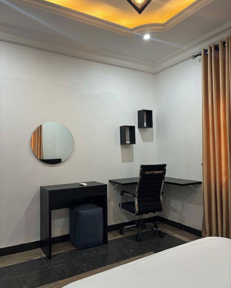 Camille's Luxury Apartment