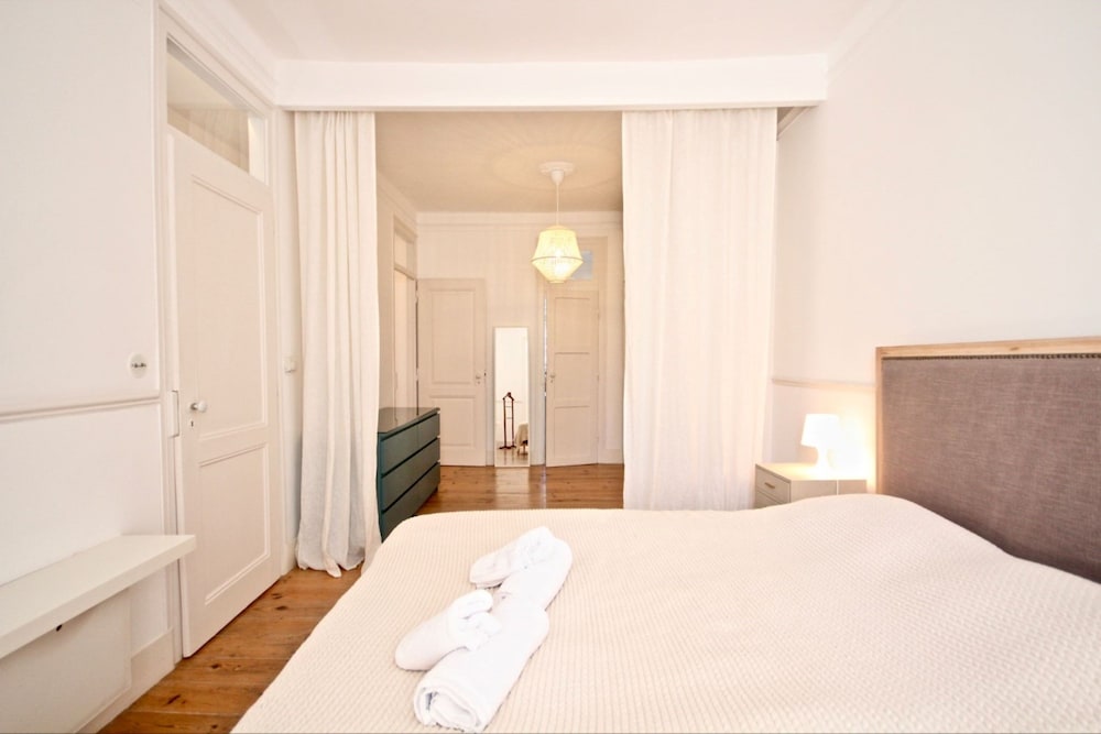 Akicity Lisboa Rose view 5