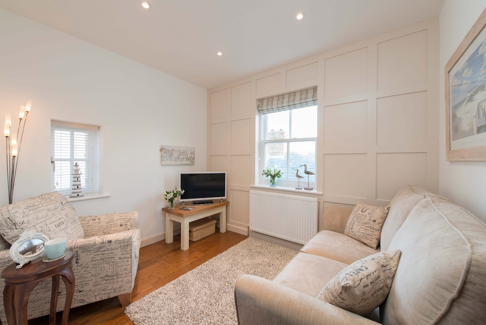 Gavel Cottage view 3