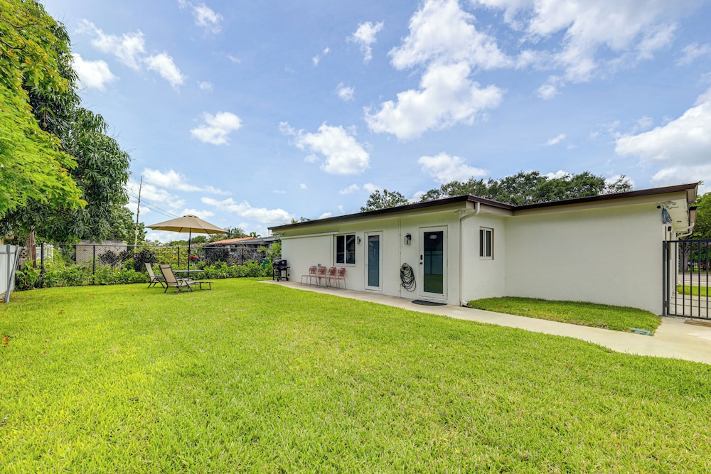 Chic North Miami House ~ 7 Mi to Hard Rock Stadium