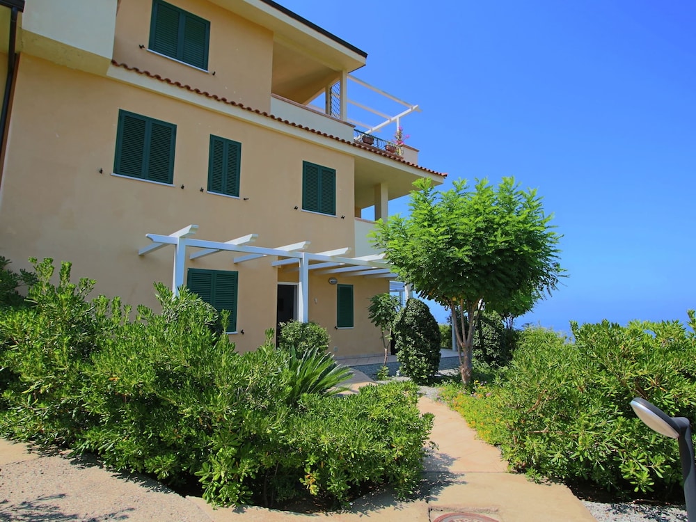 Family Sea-view Retreat in Parghelia photo 3