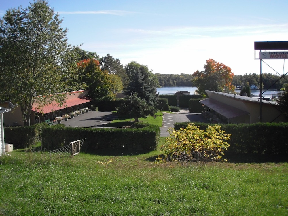 Capricorn Motel Royale Thousand Islands