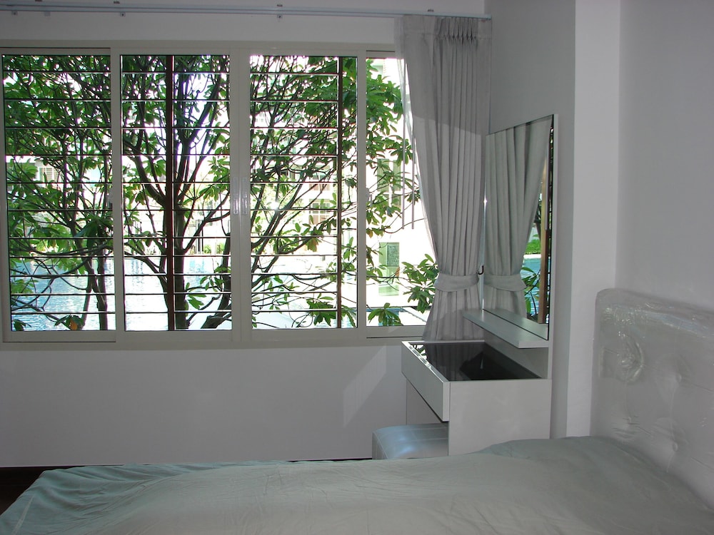 The Seacraze Hua Hin 1br 52m2 Poolview view 3
