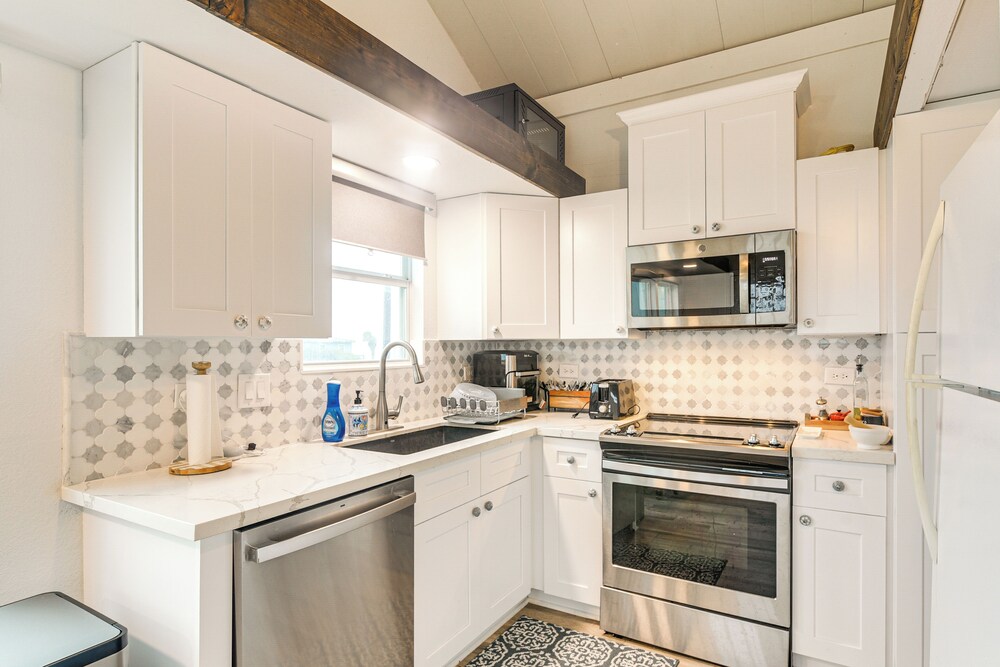 Seabreeze Retreat: Waterfront Home Near Sargent