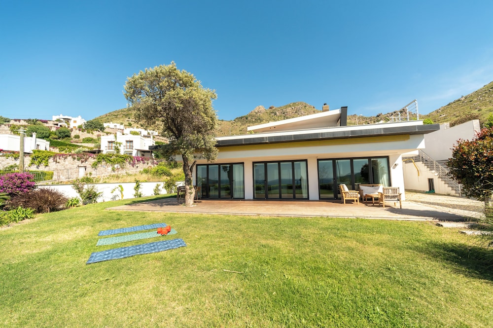Marinhill High Luxury Property
