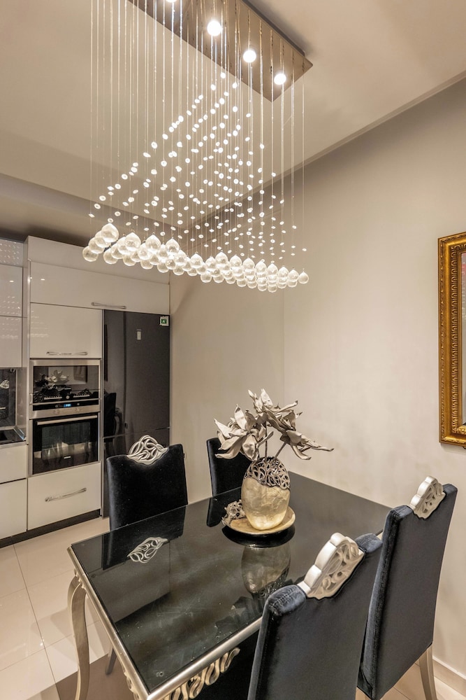 Tirent Apartment-Spacious 2-Bedroom Stay in Delijorgji Tirana