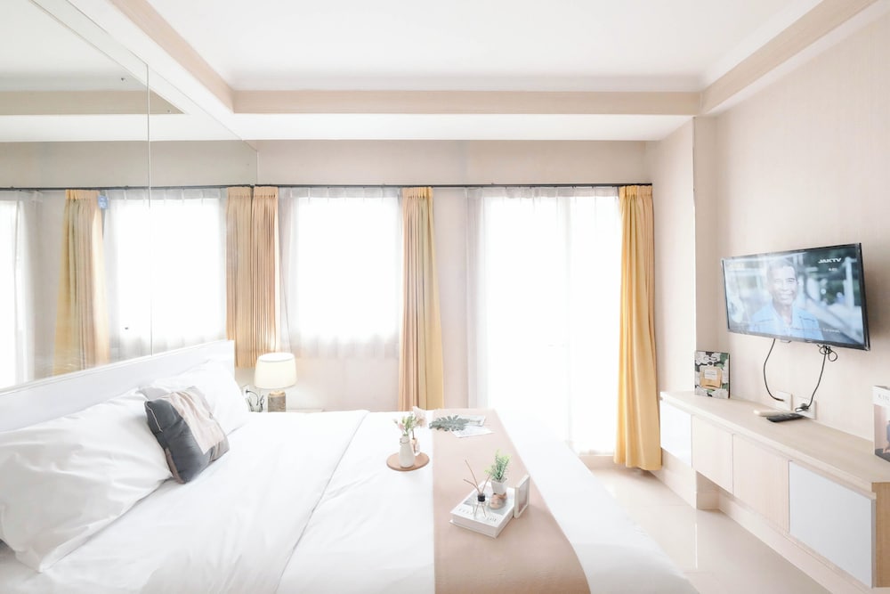 Strategic Studio Apartment Signature Park Grande Near Ciliwung Lrt Station