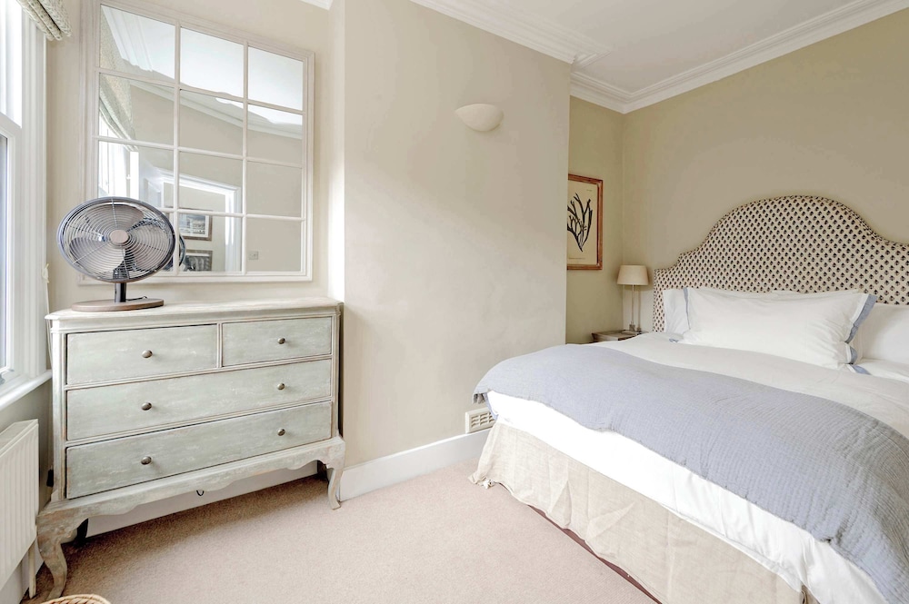 Stunning 2-bedroom Flat in Fulham