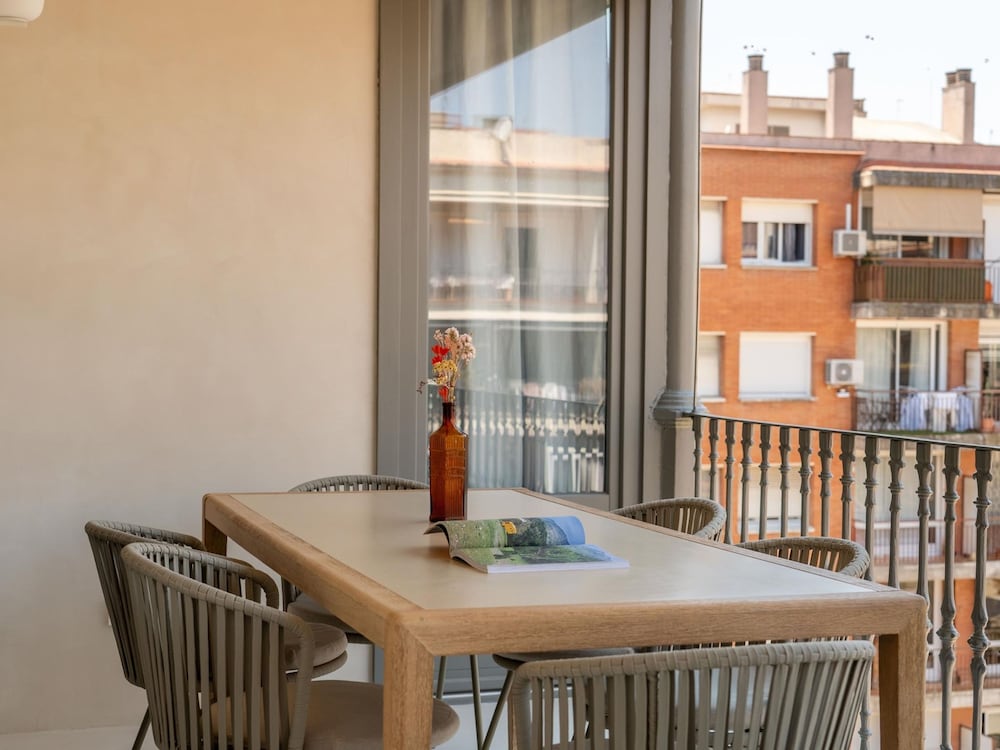 Apto Superior de Tres Habitaciones con Terraza