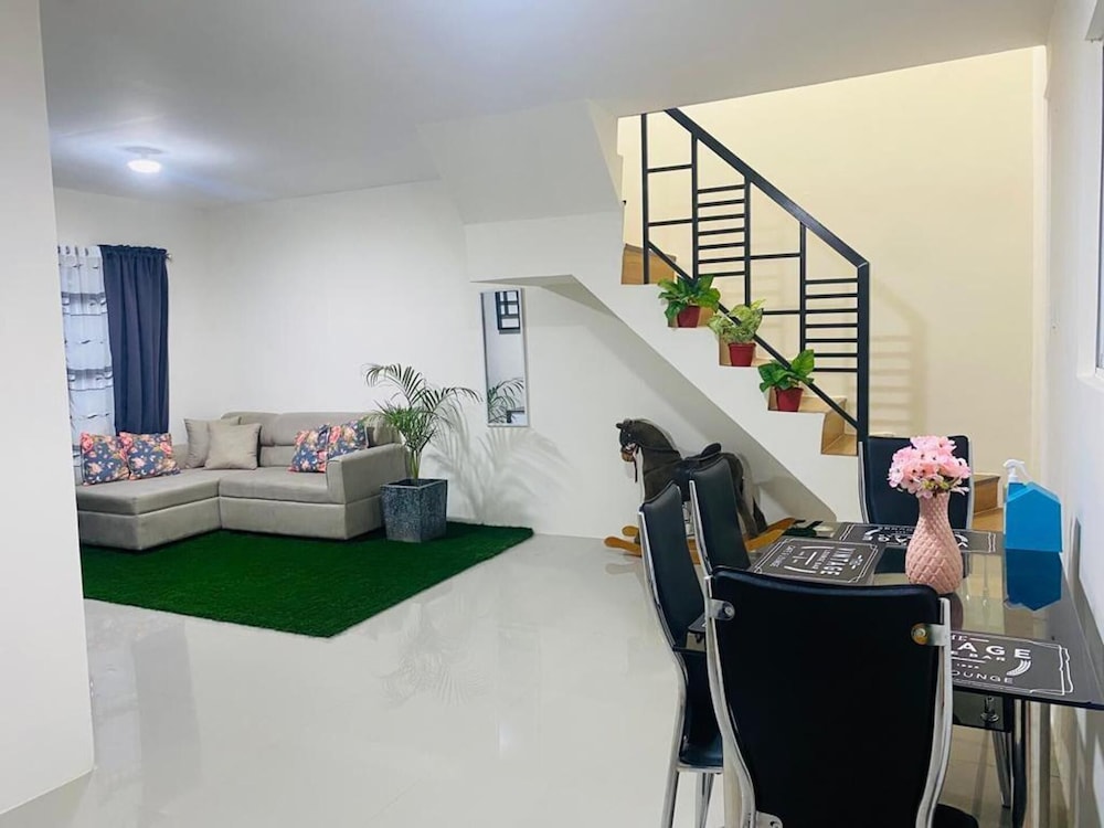 Whole House in San Fernando