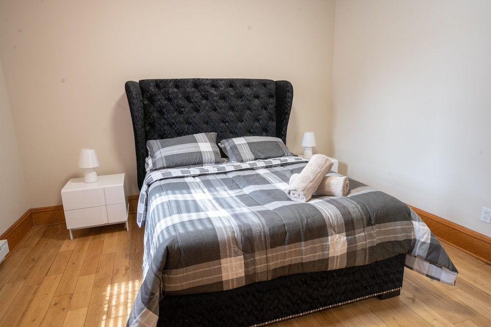 Chic 2BR near Little Italy 5min to Metro - Image 3