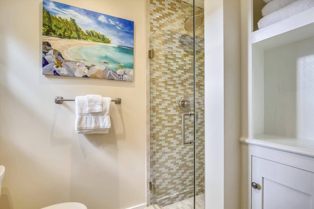 Paradise Palms by Avantstay Great Location w/ Outdoor Dining, BBQ Close to Higgs Beach Month Long Stays view 4