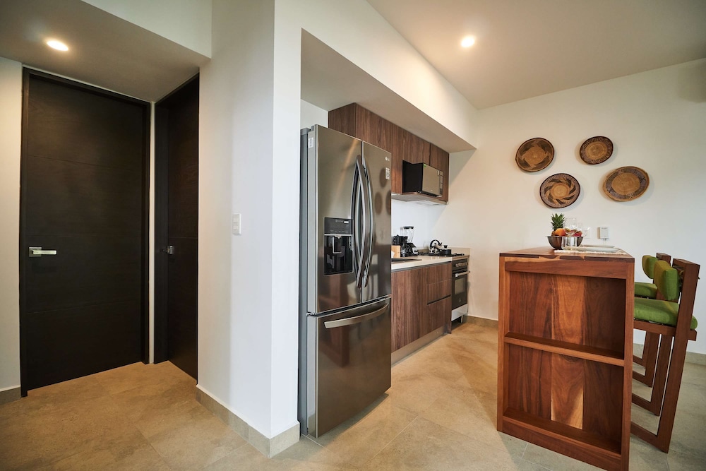 Amazing Apartment With Pools Gym BBQ Yoga Deck