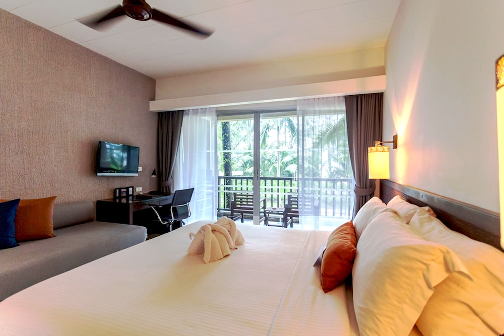 Grand Southsea Khaolak Beach Resort