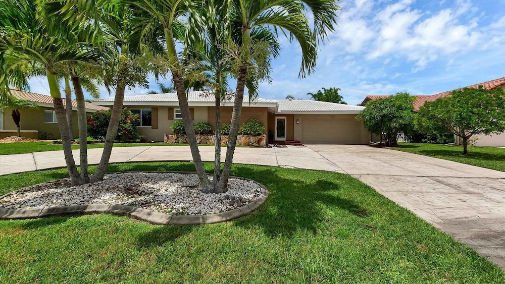 Punta Gorda Isles 3-Bedroom Private Pool Home on Canal with Dock 3 Home