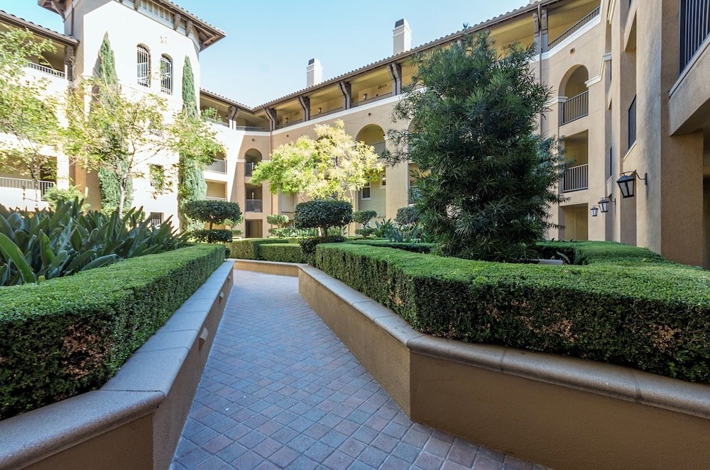 Bluebird Suites in North San Jose
