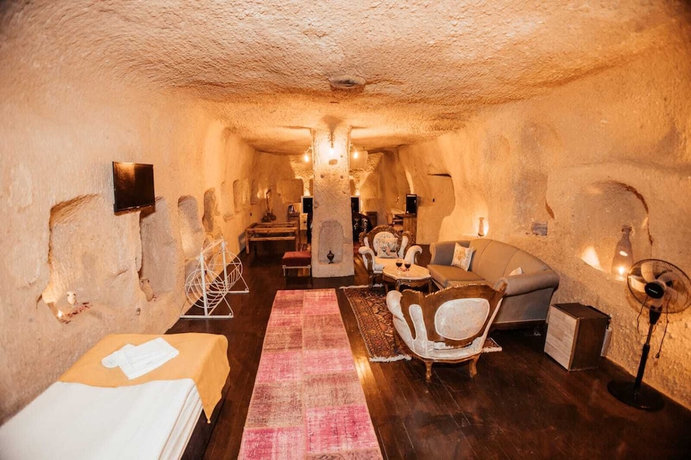 7 Oda Kapadokya Cave House