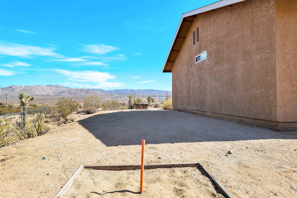 Western Oasis Corral