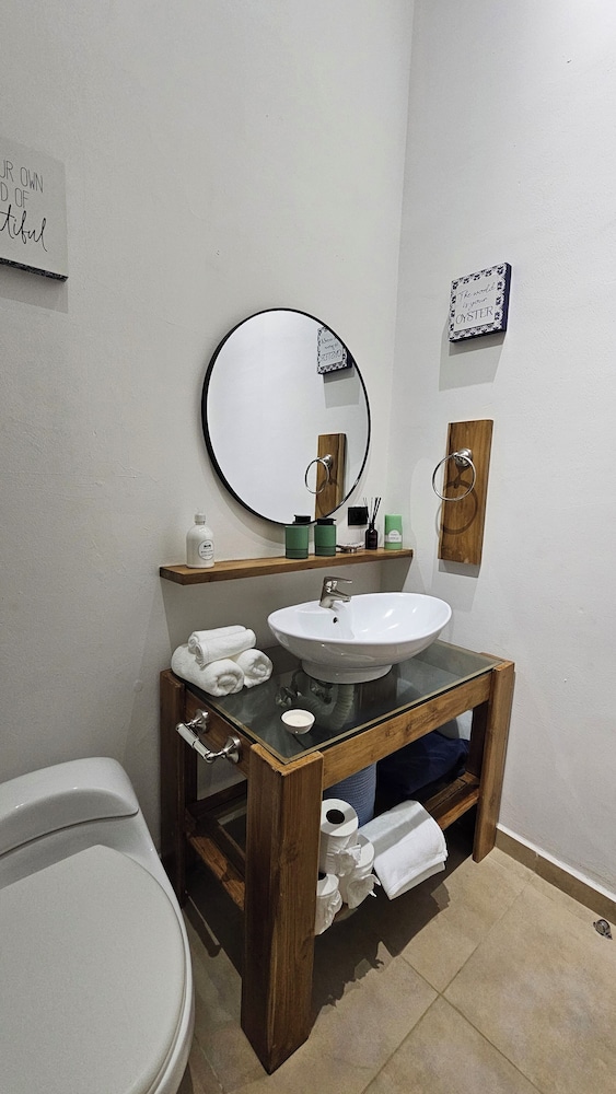 Zoa Villas - 2 minutes to the beach