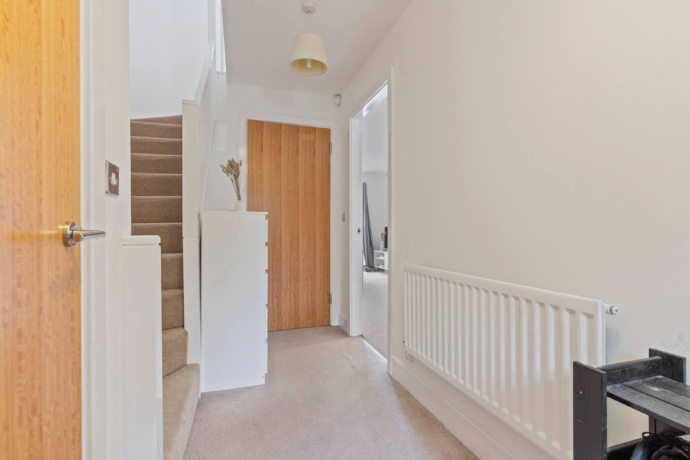 3-bed Elegant House Near Museums, Bullring & Parks