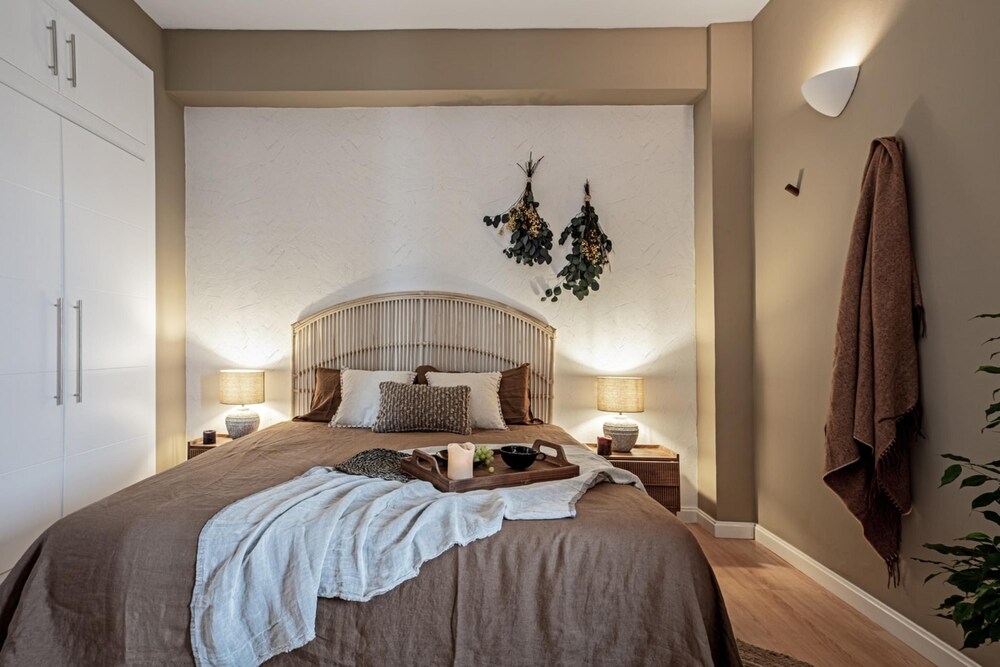 Triana - 1 Bedroom Apartment in Trafalgar