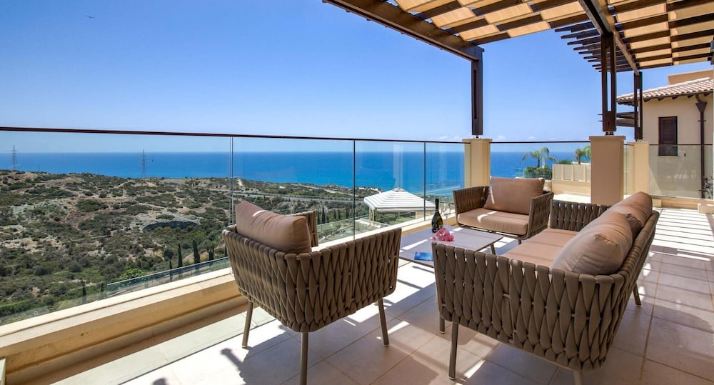 Villa Uv09 Oniro in Kouklia view 5
