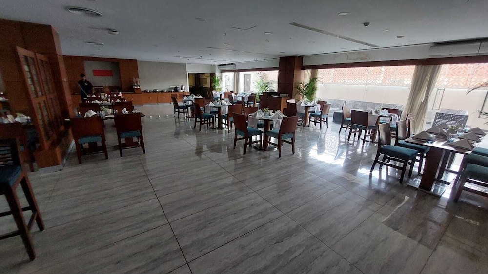 DEVENTURE HOTEL
