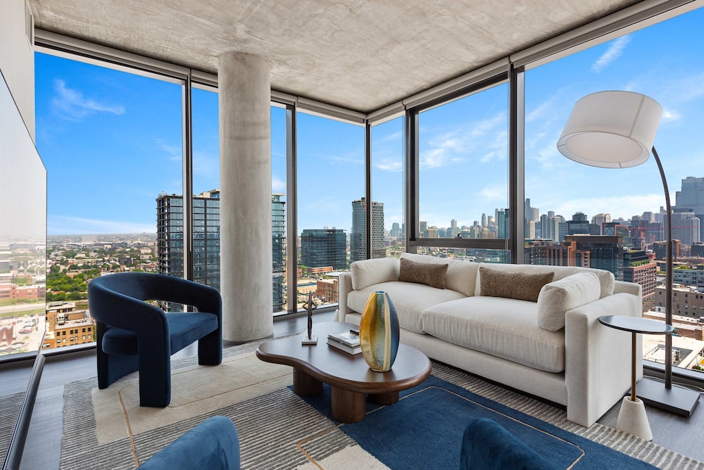 Cloud9 4apt in Building Fultonmkt The Cubist