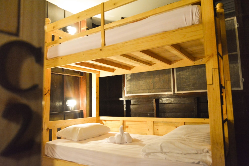 SamSibSan Hostel