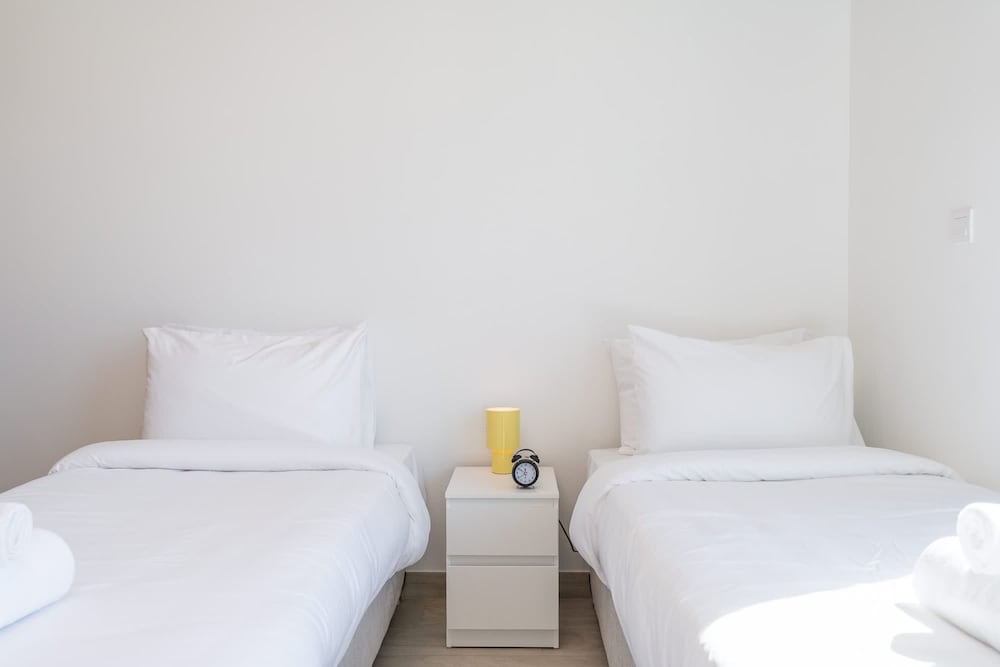 Modern and Peaceful 2 Bedroom in Amber by Azizi