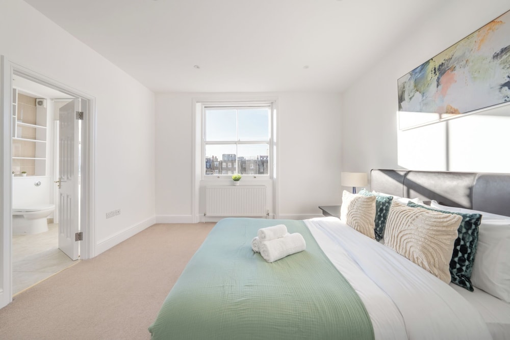 Hyde Park 3BR Retreat by Marble Arch