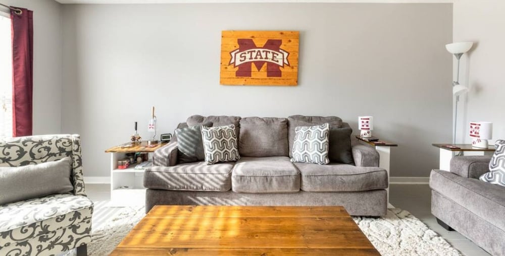 Bulldog Academy 2bd 2ba Townhome Near MSU